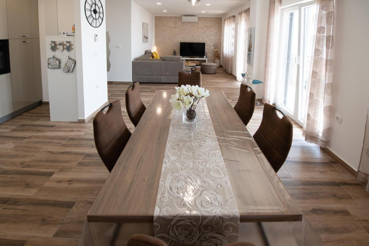 Apartman Rubinic Icici Bagian luar foto