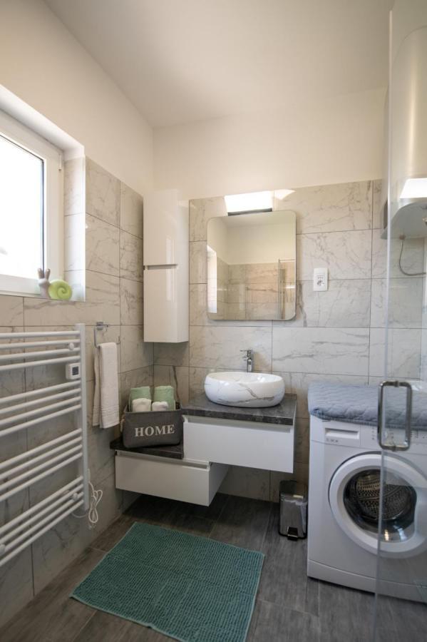 Apartman Rubinic Icici Bagian luar foto